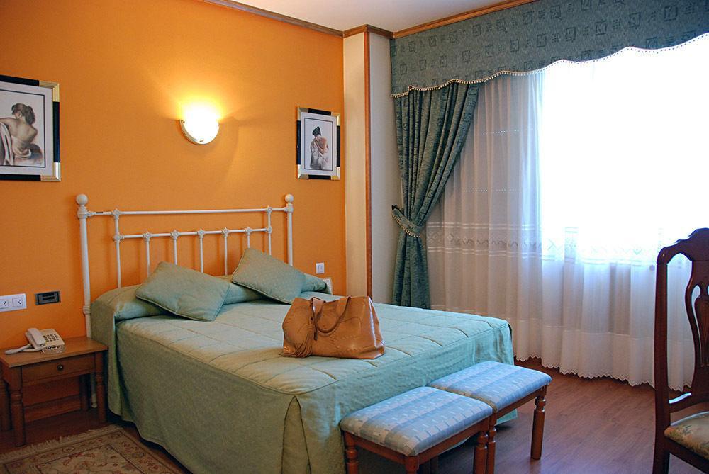Hotel America Ferrol Eksteriør billede