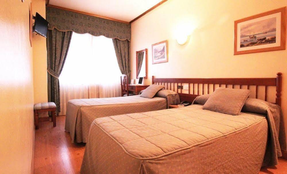 Hotel America Ferrol Eksteriør billede